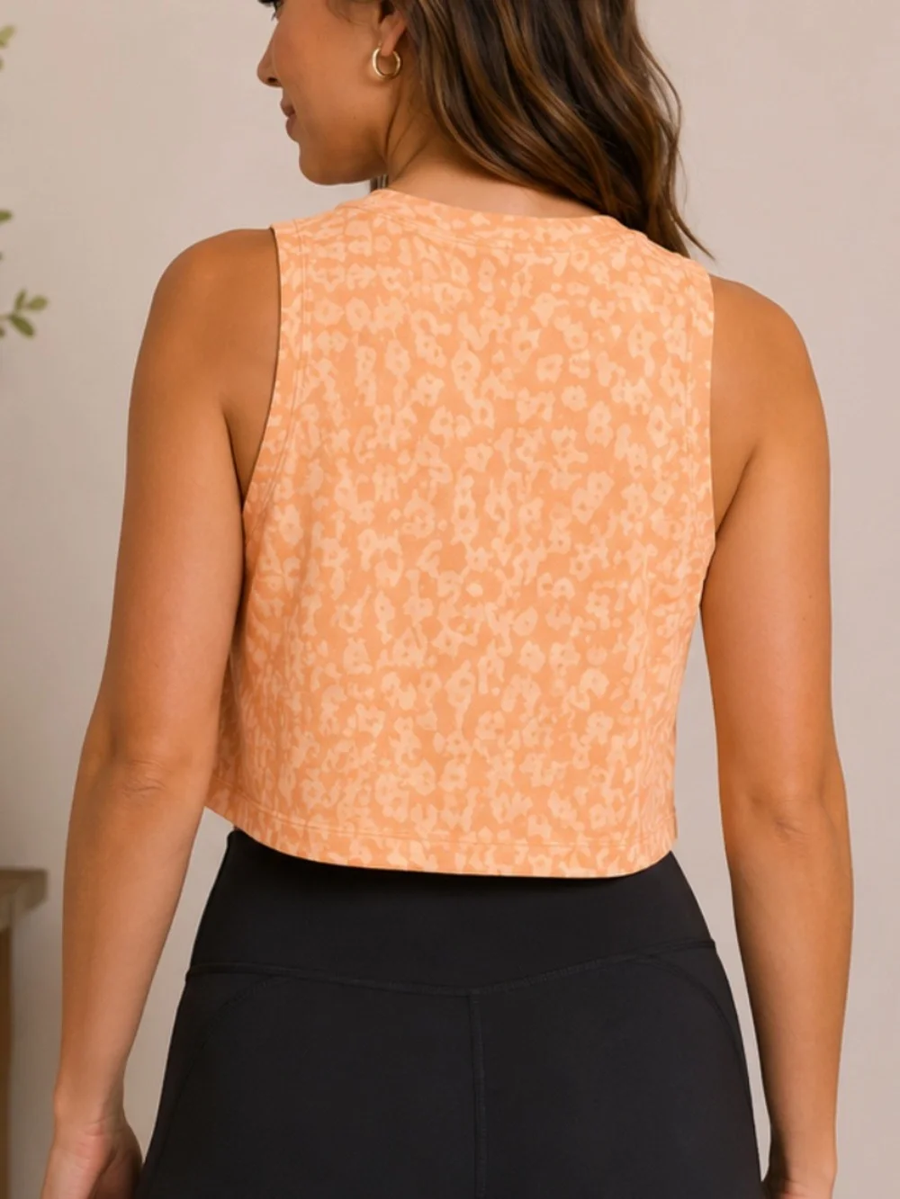 All in Motion Women’s Orange Cheetah Print Cropped Workout Tank, size XXL - Picture 2 of 7